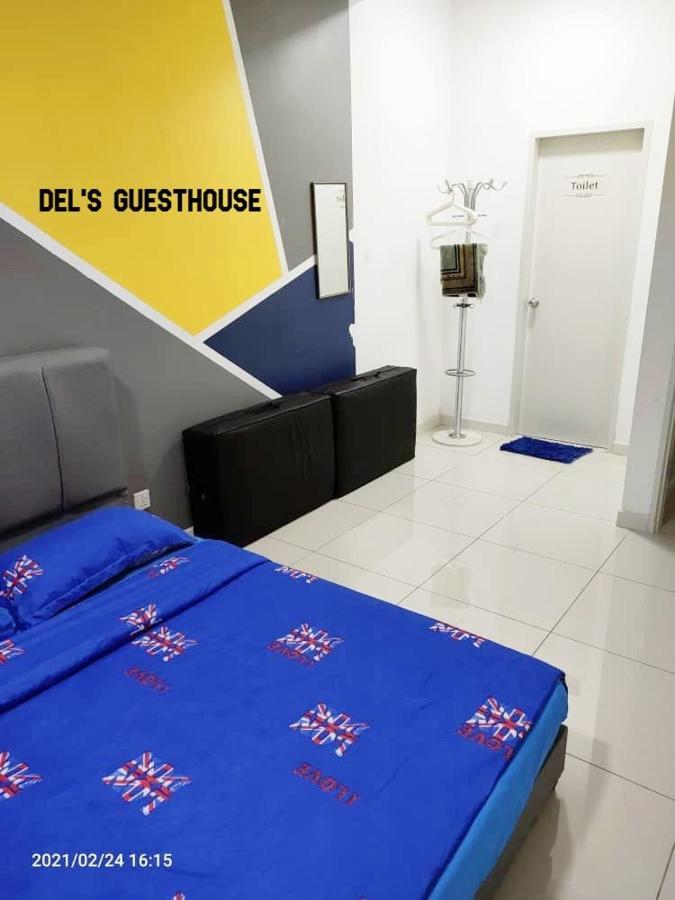 Del’s Guesthouse @ Southville Same Level with Pool fits 8 Bangi Extérieur photo