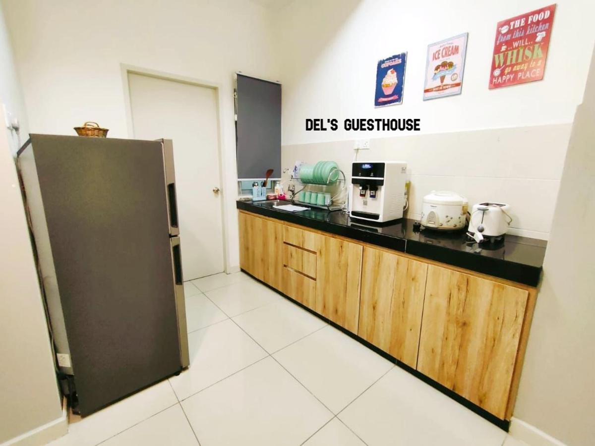 Del’s Guesthouse @ Southville Same Level with Pool fits 8 Bangi Extérieur photo